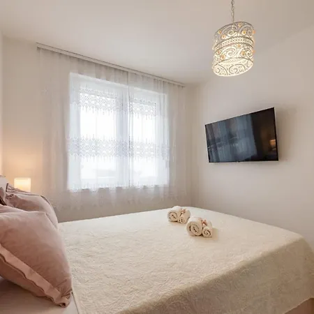 Apartment Designer With Garage And Balcony - Zadar