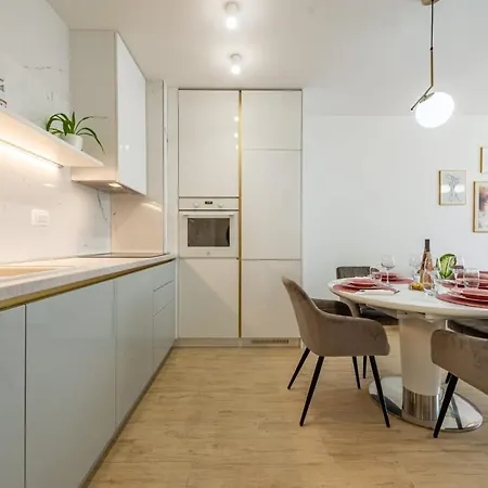 Designer With Garage And Balcony - Zadar